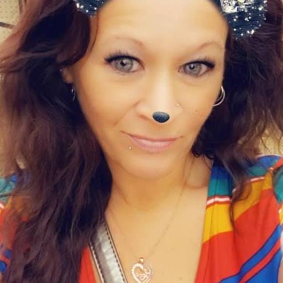 Meet your Posher, Angela - Picture 1 of 2